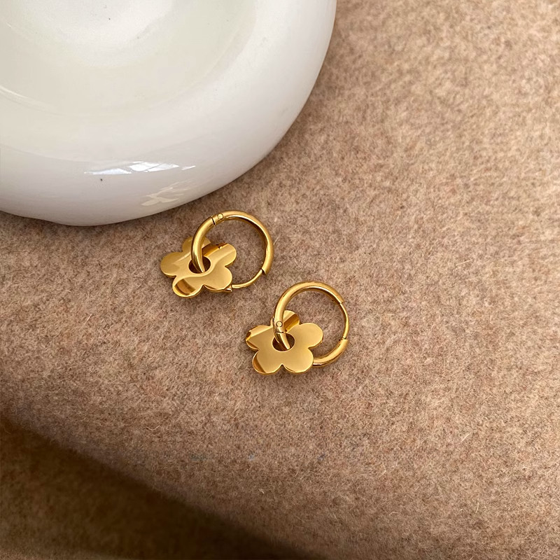 Xiya Fashion All-Match Metal Flower Circle ต่างหูกลีบ