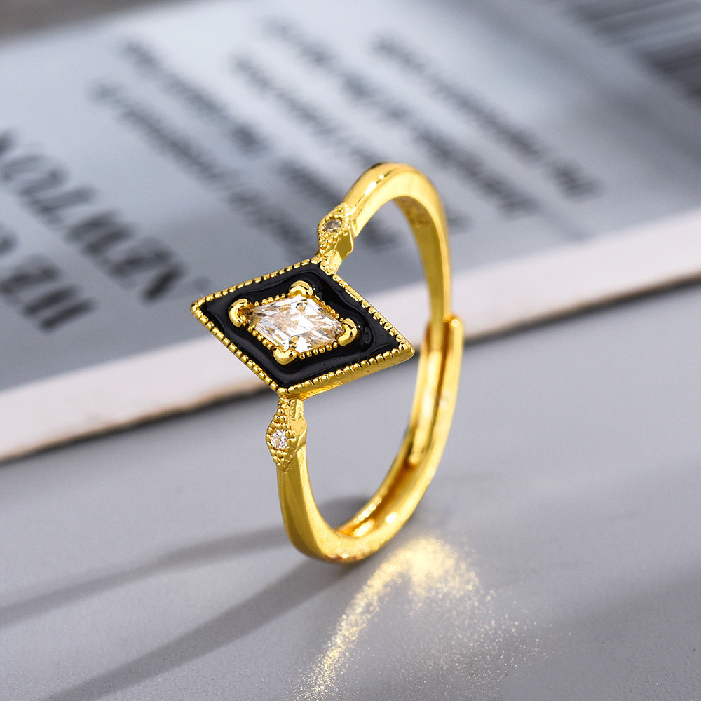 แหวนเพชร แหวนสี่เหลี่ยม Gilt โบราณฝังแหวนเพทาย
