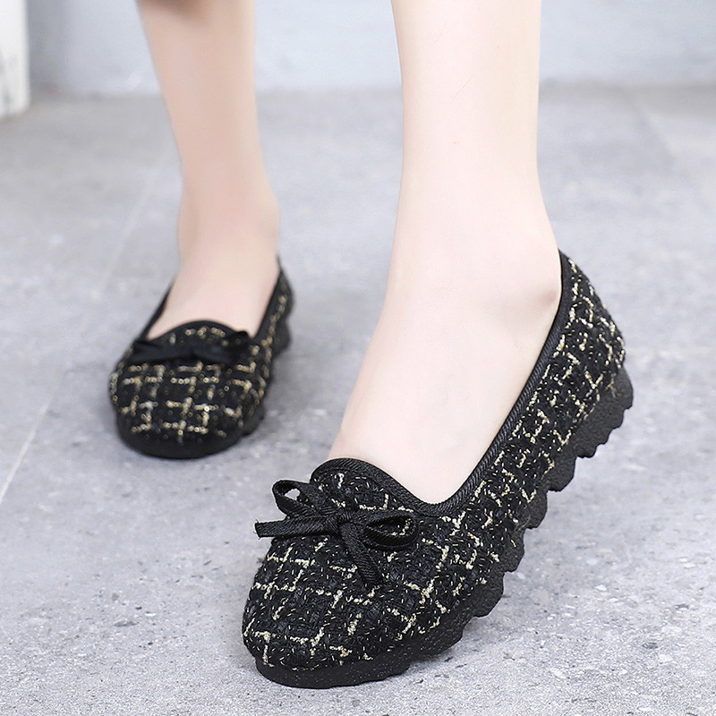 รองเท้าผ้าปักกิ่งเก่า Chanel สไตล์หญิง Soft-Soled Slip-on รองเท้าเดียวของแม่รองเท้าทํางานคนขี้เกียจเ