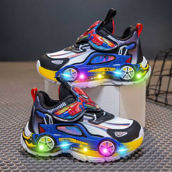 รองเท้าผ้าใบ Spider-Man สำหรับเด็ก 2025 ฤดูใบไม้ผลิใหม่ กันน้ำ รองเท้าเรืองแสง การ์ตูน รองเท้าเด็ก รองเท้าฤดูร้อน ระบายอากาศได้