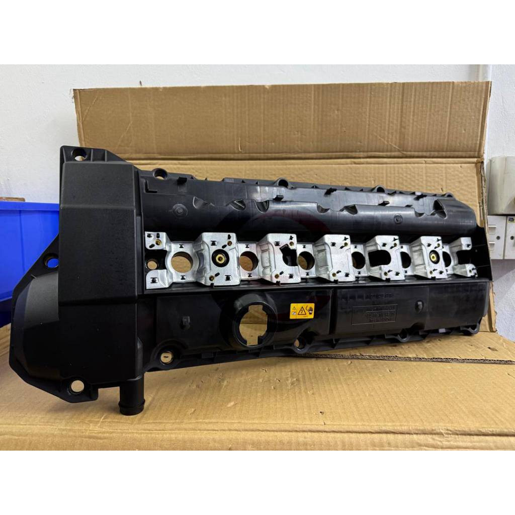BMW M52 ENGINE E36 E39 M3 Z3 323I 328I 528I 2.5 CC 2.8 CC 3.2 CC VALVE COVER / ROCKER COVER WITH GAS