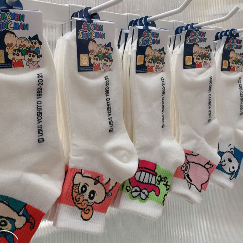 ถุงเท้าหญิงน่ารัก Crayon Shin-Chan กลางหลอด Preppy สไตล์นักเรียน Four Seasons All @