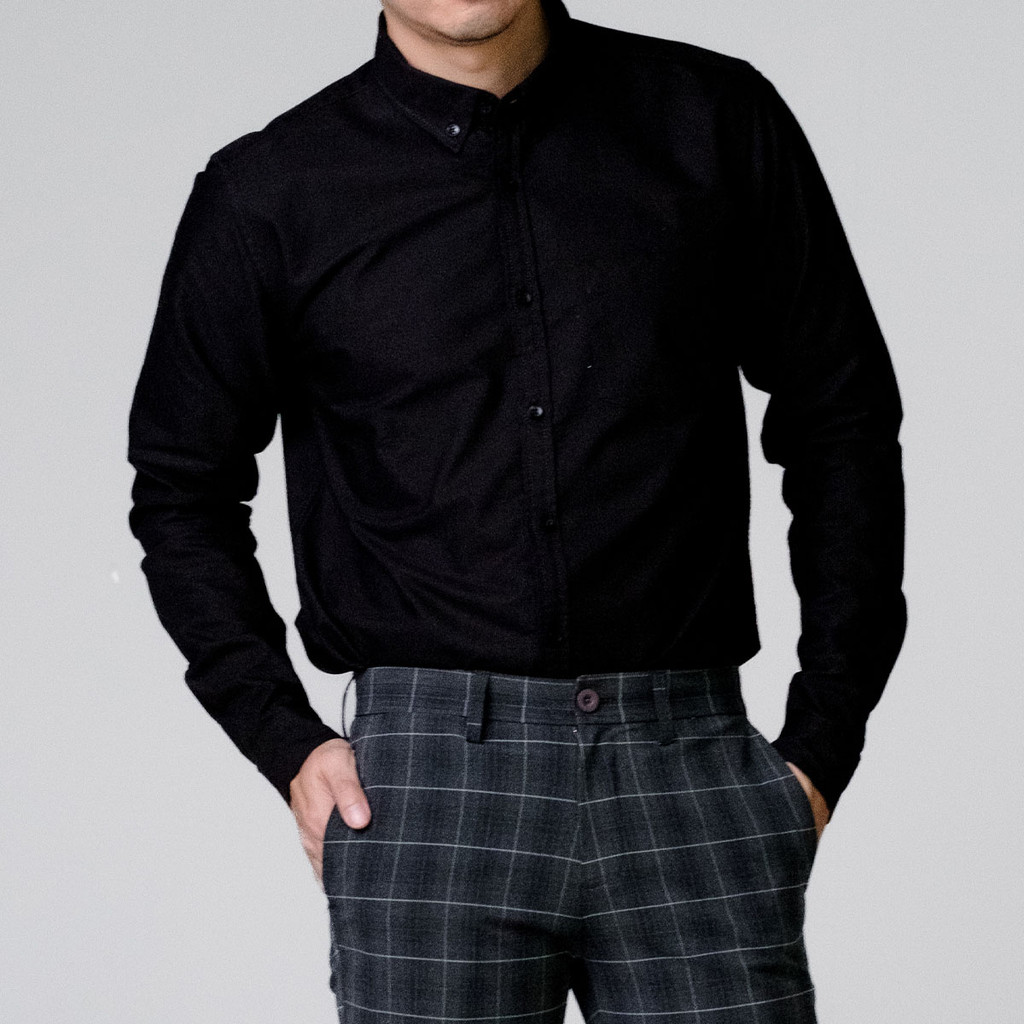era-won เสื้อเชิ้ต ทรงปกติ Oxford Shirt แขนยาว คอปก สี Black (ดำกระดุมดำ)