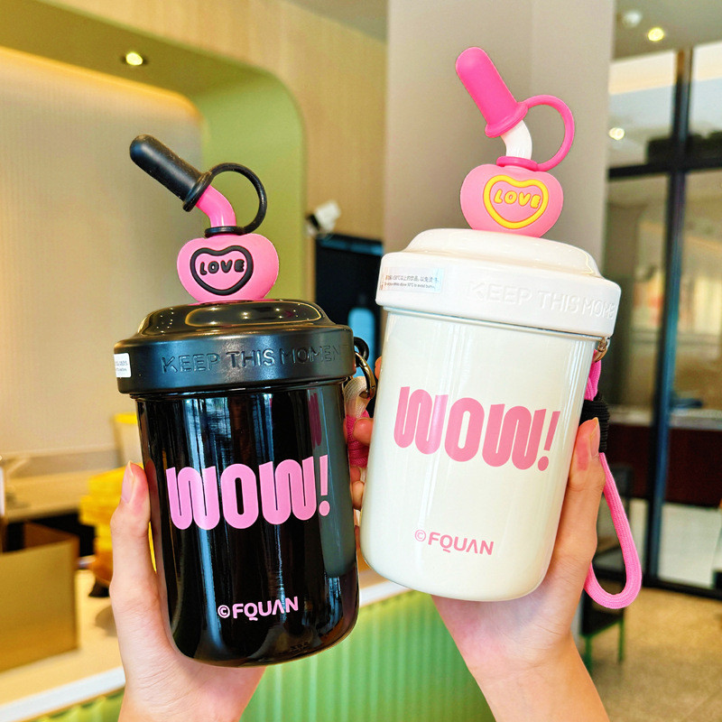 2024 สไตล์ใหม่มูลค่าสูงกาแฟกระติกน้ําร้อนถ้วยสํานักงานนักเรียนแบบพกพาไมโลปั่นถ้วย เชือกรูด ถ้วยน้ําฟาง