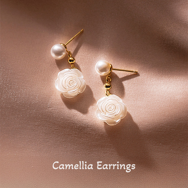 Camellia Earrings ต่างหูเงินแท้ S925