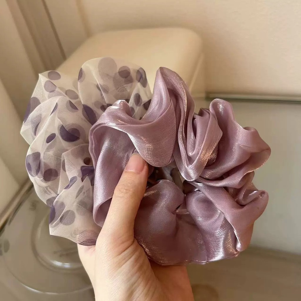 สีม่วงลายจุดตาข่าย Pearlescent Satin Scrunchy Hair Tie – โปรปัง