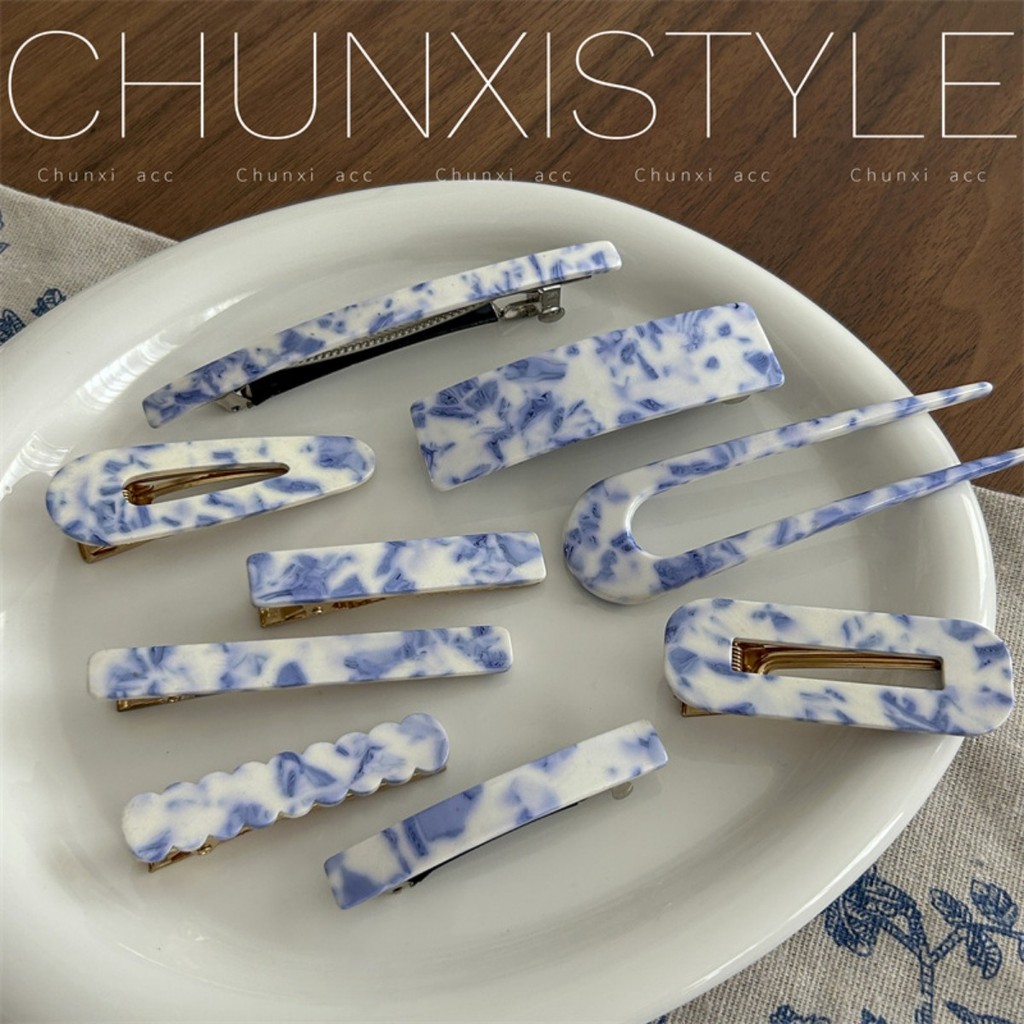 ✨✨✨ส่งฟรี ✨✨✨อิน ฝรั่งเศสเลียนแบบพอร์ซเลนสีฟ้าและสีขาวรูปแบบกรดอะซิติกขนาดกลางฉลามคลิปอารมณ์หวานที่เรียบง่ายกิ๊บปิ่นปักผมผู้หญิงแฟชั่นย้อนยุคเครื่องประดับ - รูปที่ 2