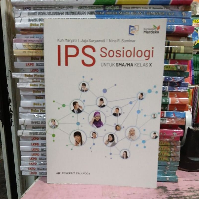 หนังสือ Social Studies สําหรับหลักสูตรอิสระระดับ x