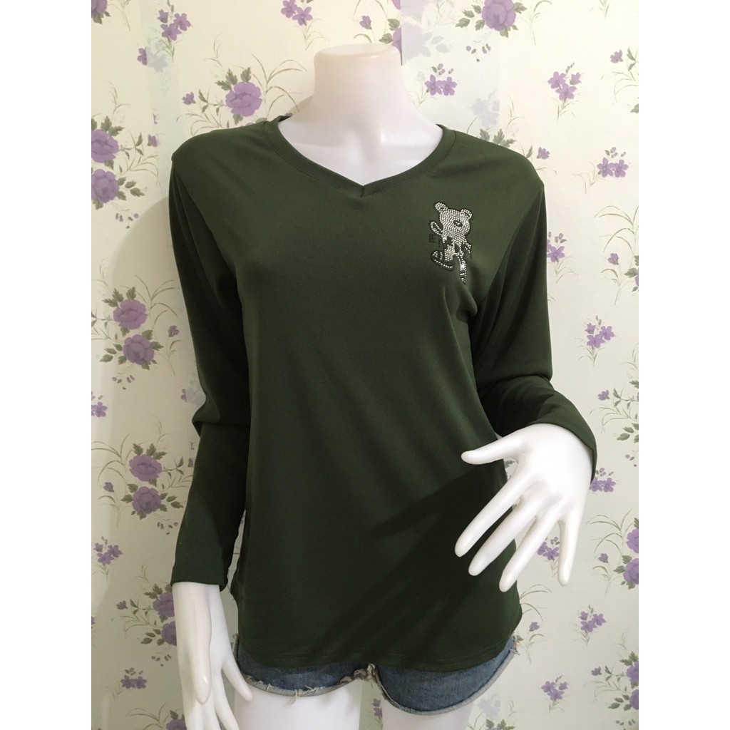 เสื้อแขนยาว สีพื้นคอวี เสื้อยืดแฟชั่น ฟรีไซส์38-42นิ้วใส่ได้ค่ะ ผ้านิ่มใส่สบาย งานหรู รุ่น1711