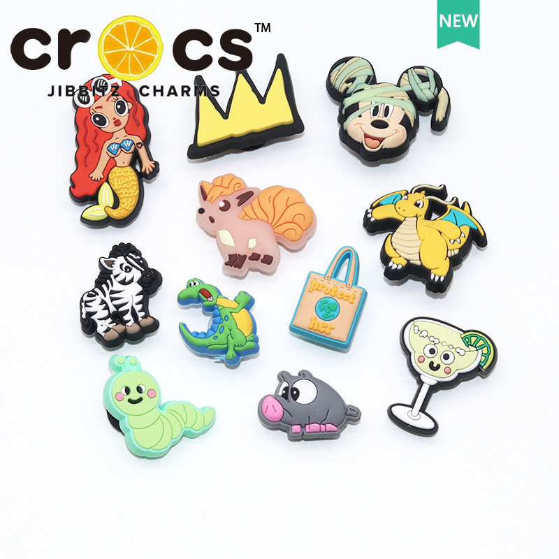 Jibbitz crocs charms หัวเข็มขัดรองเท้า อุปกรณ์เสริมการ์ตูนน่ารัก อุปกรณ์เสริมรองเท้าแฟชั่น