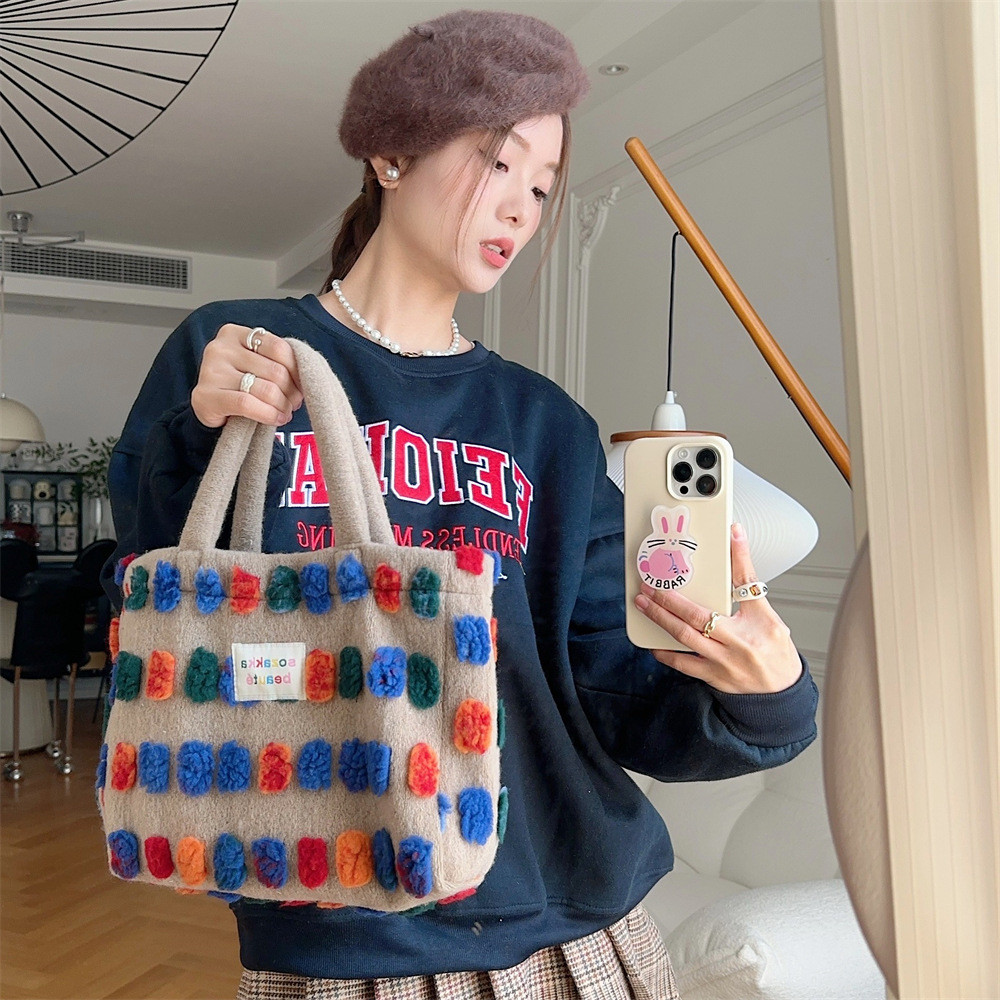 Plush Bucket Contrast Color กระเป๋าสะพายข้างแบบพกพาใหม่