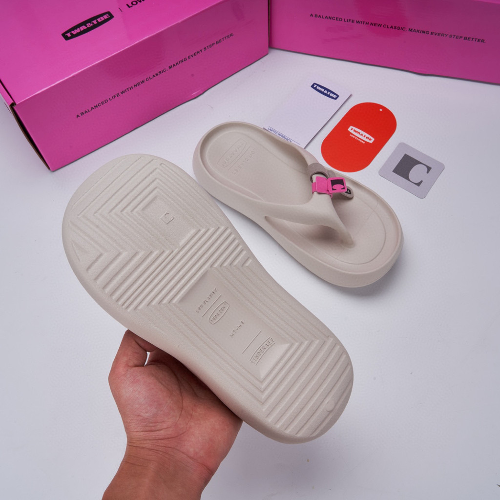 100twatoe Flip-Flops หนาSoled เพิ่มความสูงสุภาพสตรี Influencer Soft-Soled รองเท้าแตะรองเท้าแตะ