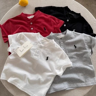 เด็กชายเสื้อโปโลแขนสั้นฤดูร้อนสไตล์ใหม่แฟชั่นเวอร์ชั่นเกาหลีผ้าฝ้ายแท้การ์ตูนม้าเย็บปักถักร้อยหล่อหลวมสบายๆทุกการแข่งขันด้านบน