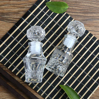 ขวดแก้วจิ๋ว 50ml แก้วคริสตัล หลายแบบ พรีเมี่ยม สวย ด้วยจุกแก้ว ขวดน้ำหอม ไวน์ เหล้า #AK-0003