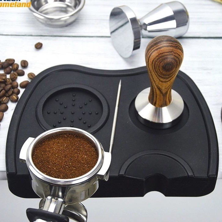 ยางรองแทมเปอร์ Coffee Tamper Mat แบบเข้ามุมโต๊ะ มีช่องวางแทมป์เปอร์ ยางรองโต๊ะกดกาแฟ ยางรองกดกาแฟ แผ่นยางรองแทมเปอร์
