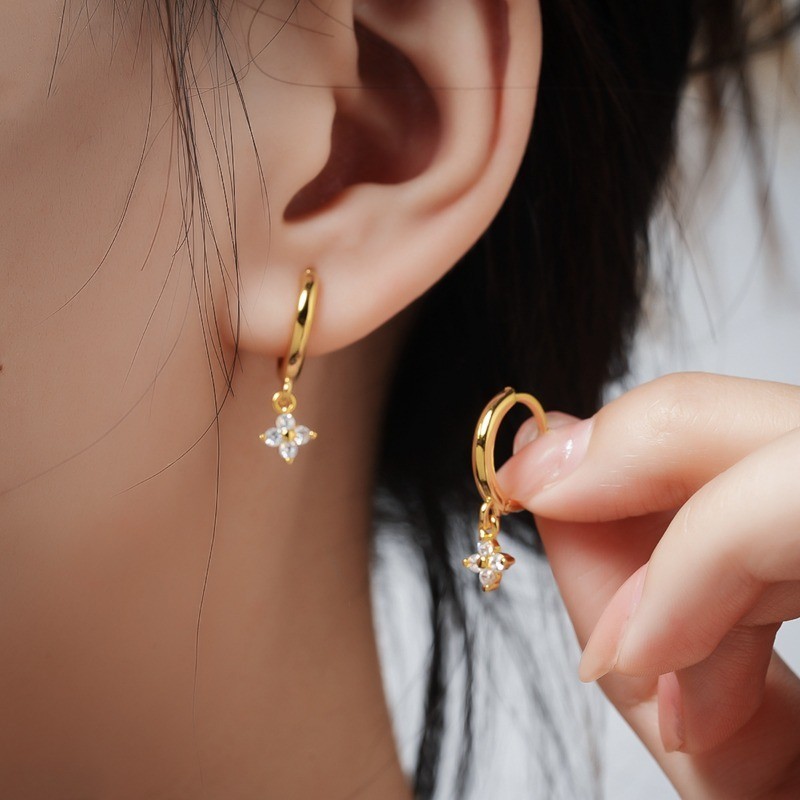 925 เงินเข็มต่างหูดอกไม้แฟชั่นผู้หญิงประณีต สูง-จบ หูหัวเข็มขัด สูง-จบ ต่างหูอารมณ์ขายส่ง