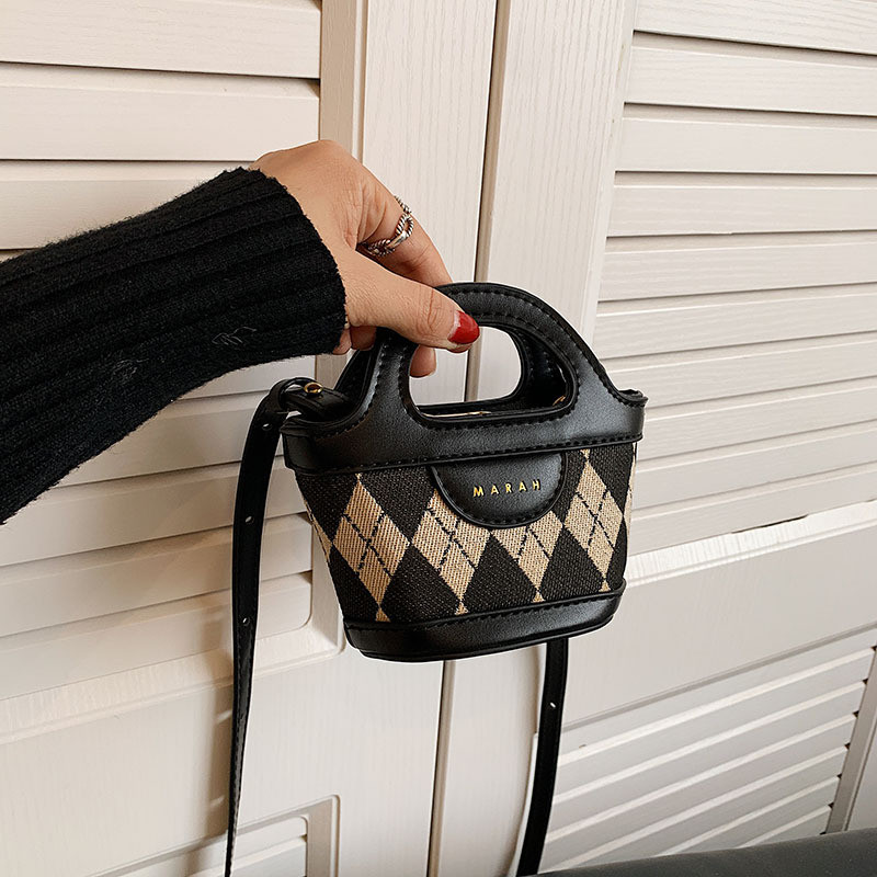 กระเป๋าสะพายข้าง Rhombus Autumn and winter Texture MINI handbag