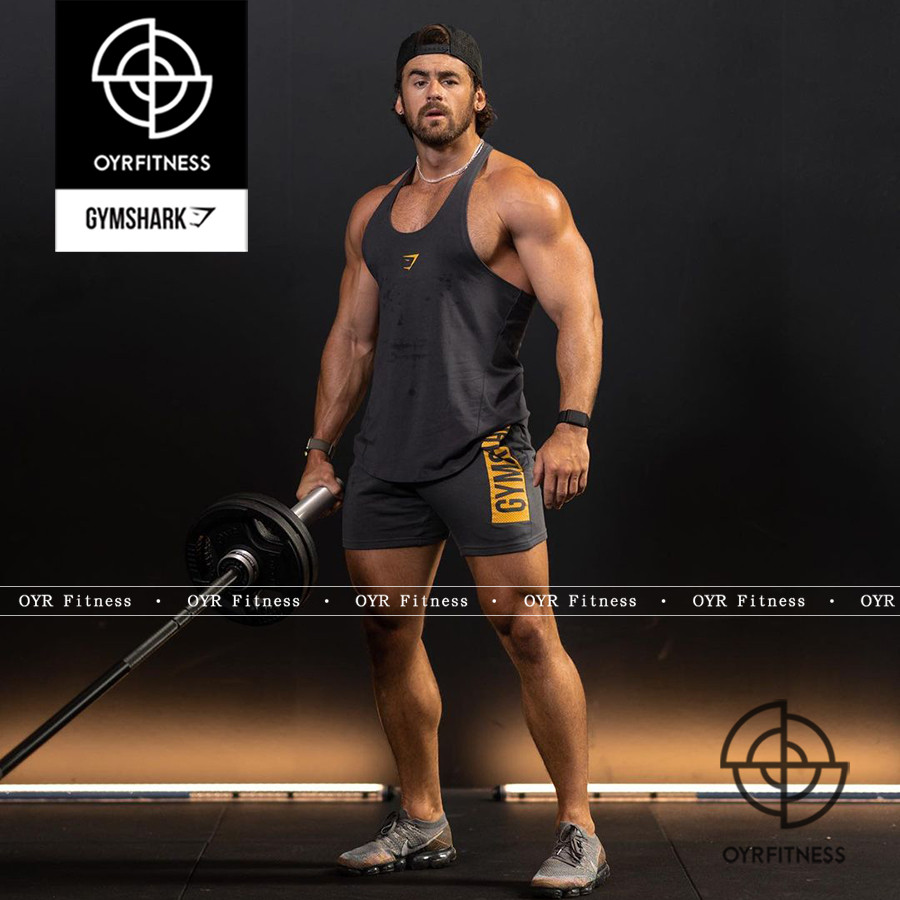 เสื้อกล้ามฝึกซ้อมฟิตเนส BOLD STRINGER สำหรับผู้ชาย GYMSHARK สหราชอาณาจักร