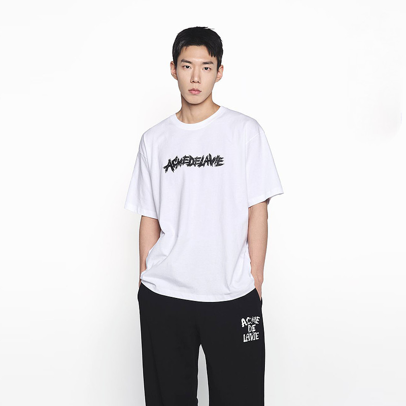 Acme de Ia vie AdIv 2025 เสื้อยืดใหม่พร้อมโลโก้เส้นหนาพิมพ์สไตล์คลาสสิก Unisex