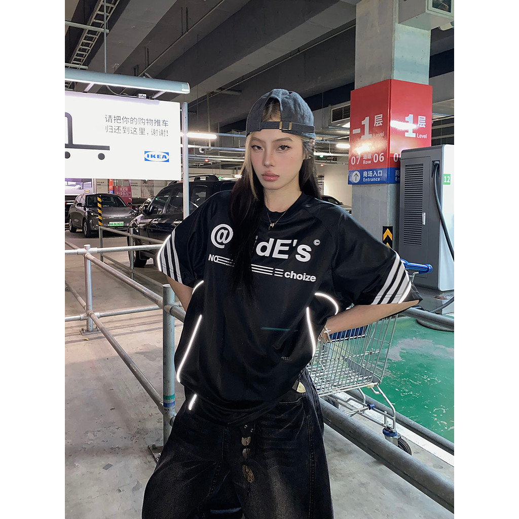 เสื้อยืดแขนสั้นพิมพ์ลายตัวอักษร American Street สําหรับผู้ชายและผู้หญิงหลวมและอเนกประสงค์แฟชั่น Stre