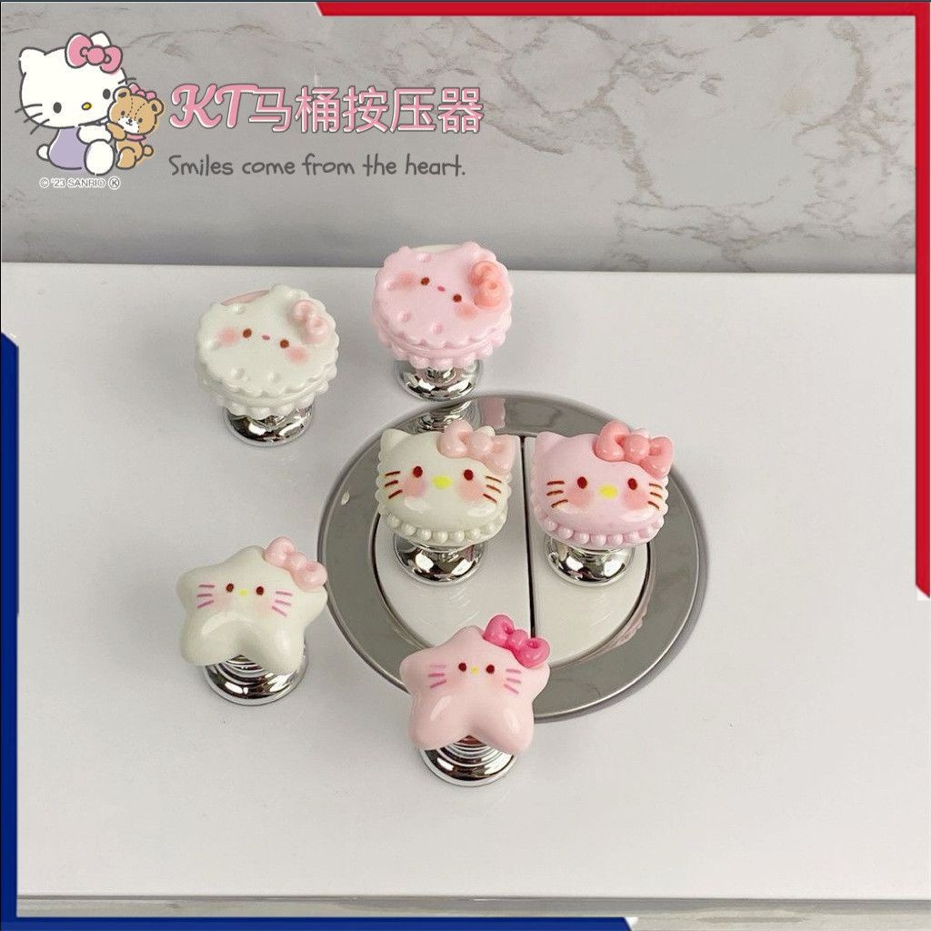 SANRIO ซานริโอ น่ารัก สวัสดี คิตตี้ ห้องน้ํากดปุ่มเล็บยาวเสริมสิ่งประดิษฐ์ปุ่มห้องน้ําสากลถังน้ําปุ่มขนาดเล็ก