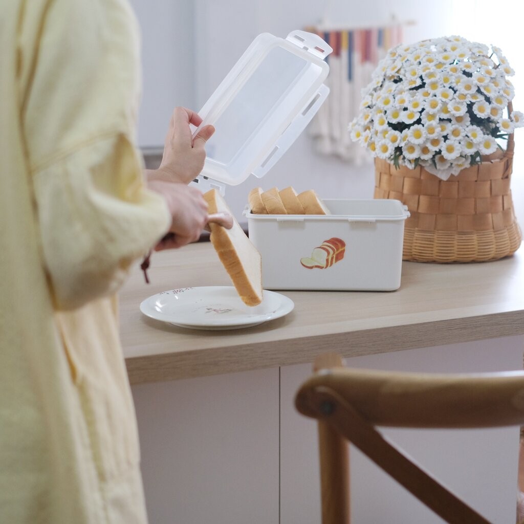Omocha - (2.6L ฟรีซได้) Bread toast fresh keeping box กล่องเก็บขนมปังโทสและครัวซองค์