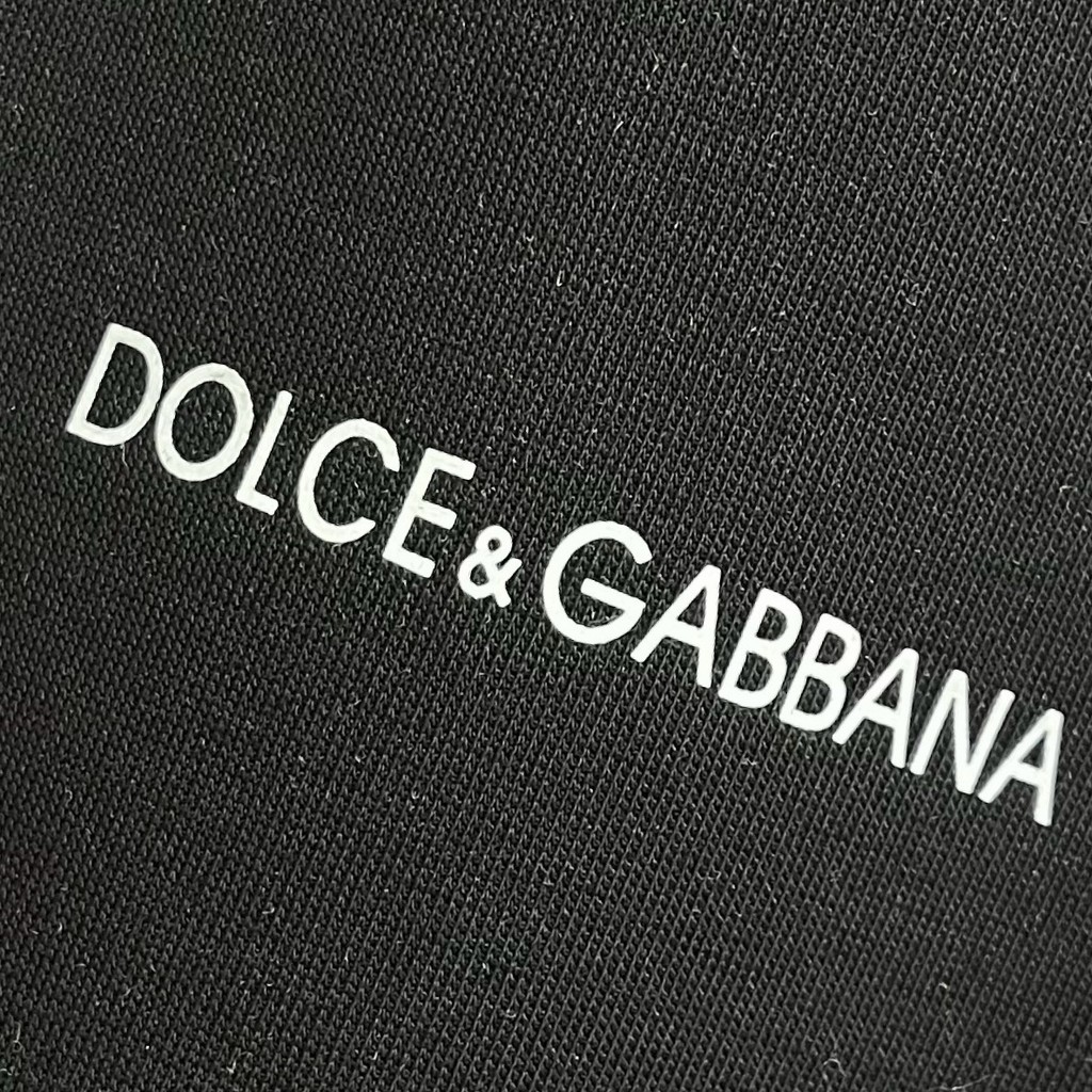 Dolce & Gabbana442 เสื้อกันหนาวพิมพ์ขนาดใหญ่หลวมแฟชั่นผ้าฝ้ายผู้ชายผู้หญิงเสื้อ..3