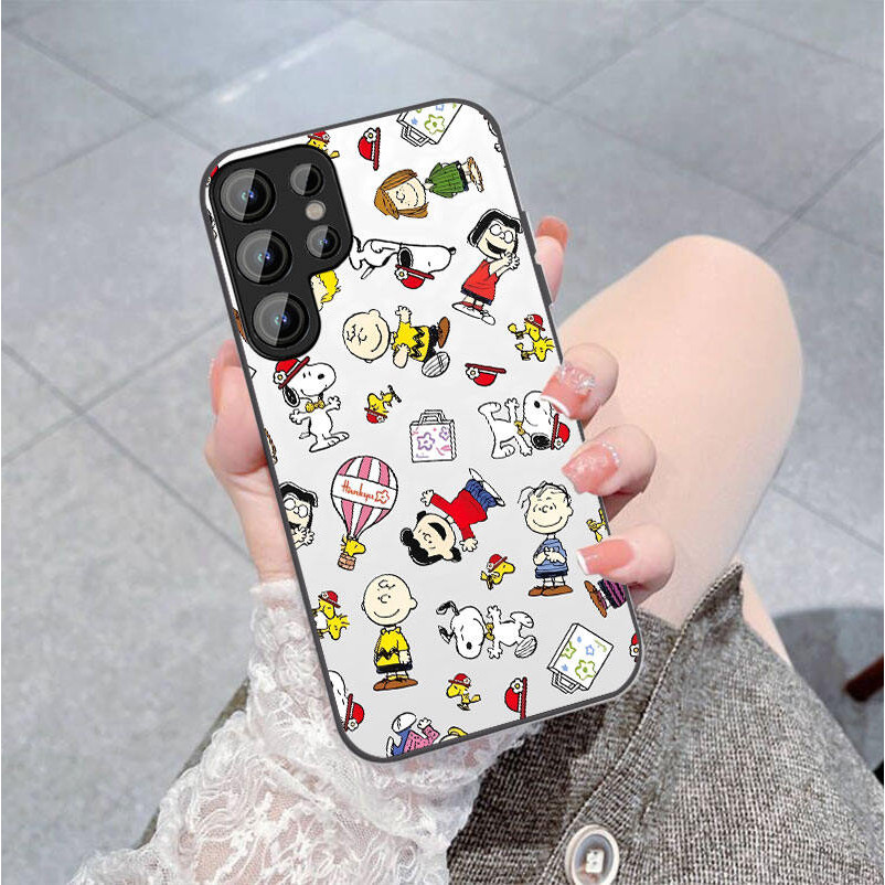 เคส Samsung S25Ultra S24Ultra A55 LensProtect TPU กรอบนุ่มและแผงหลังกระจก สีดำขาว Snoo-py สุนัขน่ารัก S23Ultra S22Ultra S23FE A34 A54 A53 A52 A14 ราคา ถูกที่สุด ดีลบีเคเค แกลเลอรีภาพที่ 6