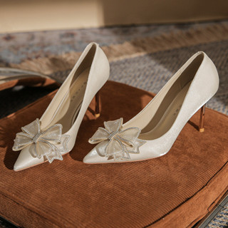 รองเท้าส้นสูงของผู้หญิง แหลม รองเท้าคริสตัล ระดับสูงและสง่าง…