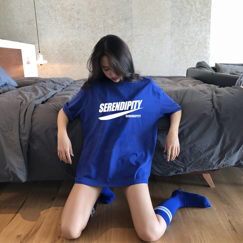 COD✅ (จัดส่งในกรุงเทพฯ) MAO Shop เสื้อยืดแขนสั้นสีน้ำเงิน ขนาดหลวม เสื้อยืดครึ่งแขนลายอักษรสไตล์ฮ่องกง