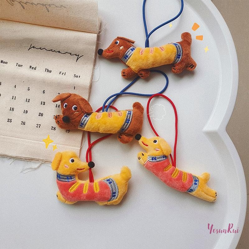 Yosunrui] Kawaii Dachshund ตุ๊กตาตุ๊กตาการ์ตูนตุ๊กตาลูกสุนัขพวงกุญแจจี้กระเป๋าเป้สะพายหลัง Charm กระเป๋าน่ารักแขวนตกแต่งของขวัญเด็กใหม่