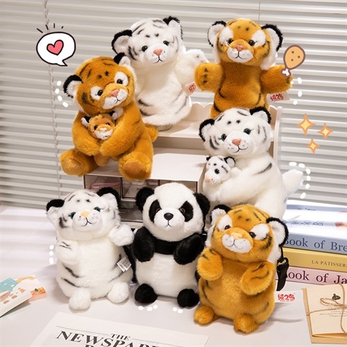 Funtoys Tiger Toy Series-หุ่นมือเสือน่ารัก, กระเป๋าเป้สัตว์และตุ๊กตาแม่ลูก, ของขวัญที่ใกล้ชิดเหมาะสําหรับเพื่อน