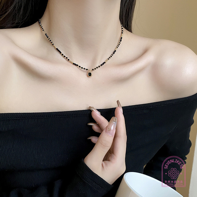 สร้อยคอออบซิเดียนธรรมชาติกระดูกไหปลาร้าโซ่เค้นคอซูเปอร์แฟลชหลายชั้นพร็อพสวมใส่