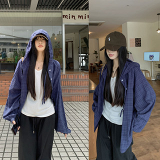 Dahong  เสื้อแจ็กเก็ตแขนยาว ลายสก๊อต สีขาว สีฟ้า เสื้อลายสก๊…