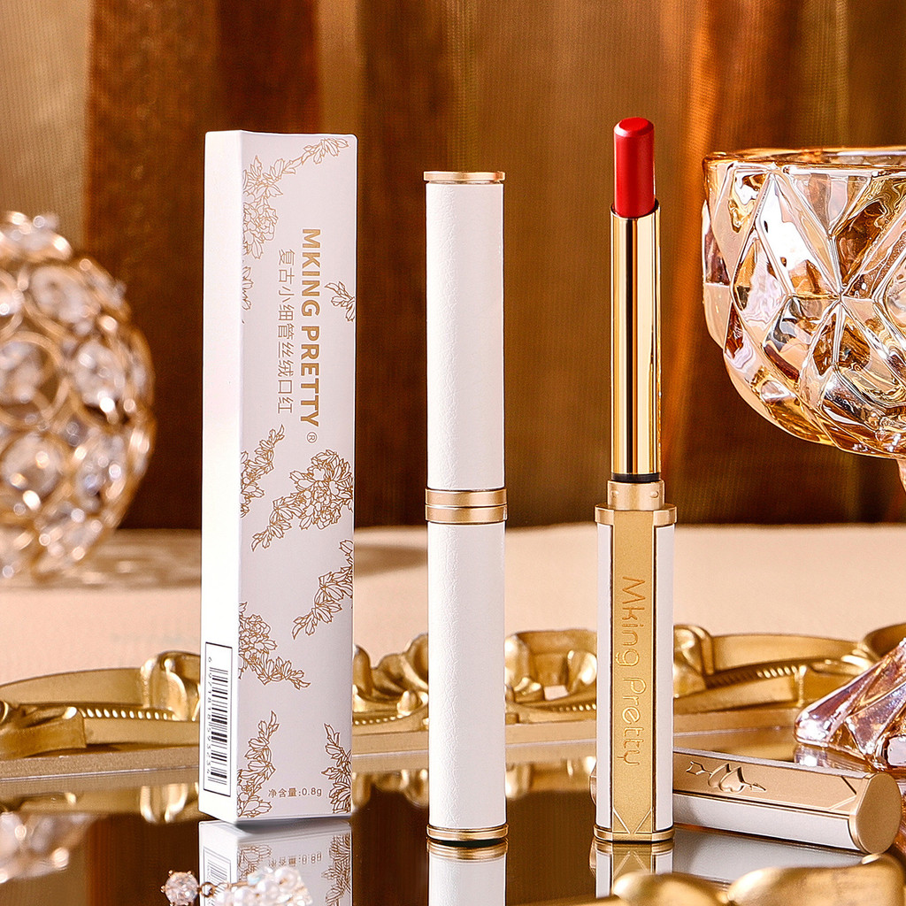 ลิปสติกเนื้อละเอียดเล็กลิปกลอสเคลือบกันน้ำสีไม่ตกไม่ติดถ้วยท่อบุหรี่ผิวหมอกทำให้ดูขาวสำหรับนักเรียนงานปาร์ตี้หน้าสด