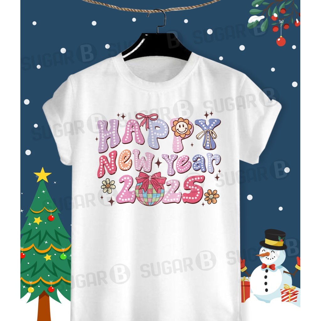 เสื้อยืดวันปีใหม่ 2025 Merry Christmas & Happy New Year ผ้า TK ใส่สบาย สีสันสดใส ใส่สบาย ไม่ยืดไม่ย้วย