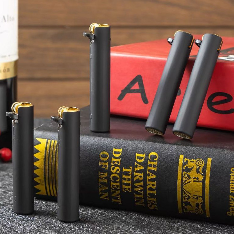 อุปกรณ์จุดไฟแก๊สทรงกลมสีดำ ปรับระดับไฟได้ เติมแก๊สได้ ถอดปลอกได้