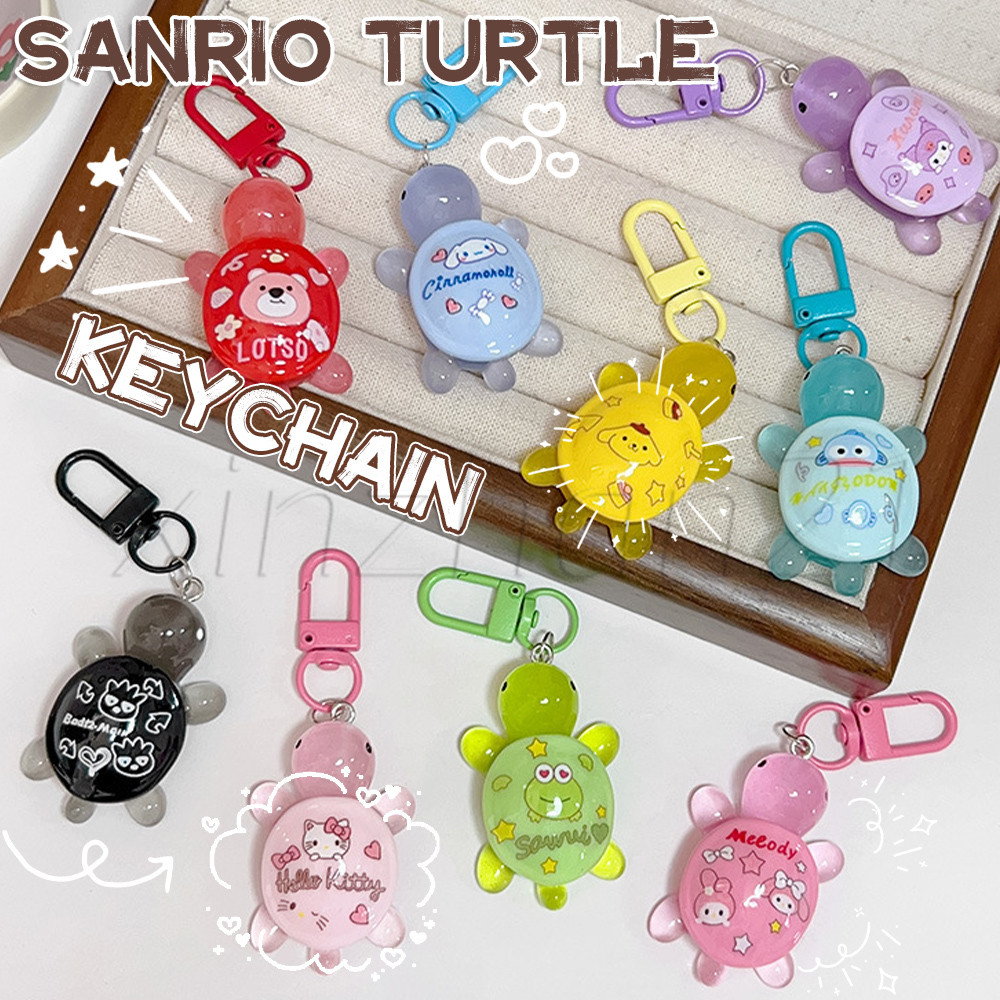 SANRIO สําหรับกระเป๋าโทรศัพท์มือถือ-การ์ตูนน่ารักเต่าน้อยพวงกุญแจ-กระเป๋าเป้สะพายหลังแขวนเครื่องประดับเสน่ห์-รถพวงกุญแจอุปกรณ์ตกแต่ง- ซานริโอ พิมพ์จี้เต่า