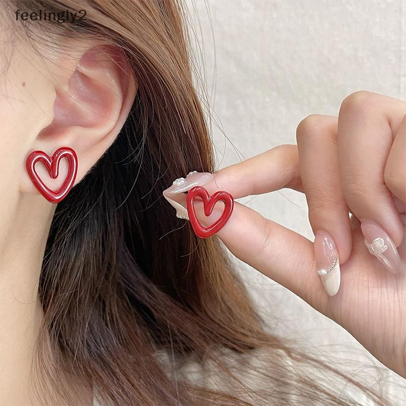 {Topoct} Red Love Stud ต่างหูหญิงอารมณ์ Niche ต่างหู Ins Retro Little Peach Heart ต่างหูเครื่องประดับหู {th}