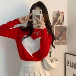 Dahong 💖เสื้อไหมพรม คอกลม ลายหัวใจ สุดน่ารัก เสื้อไหมพรมลายเสื้อเนื้อผ้าใส่สบายไม่บางไปไม่หนา 9019/9042