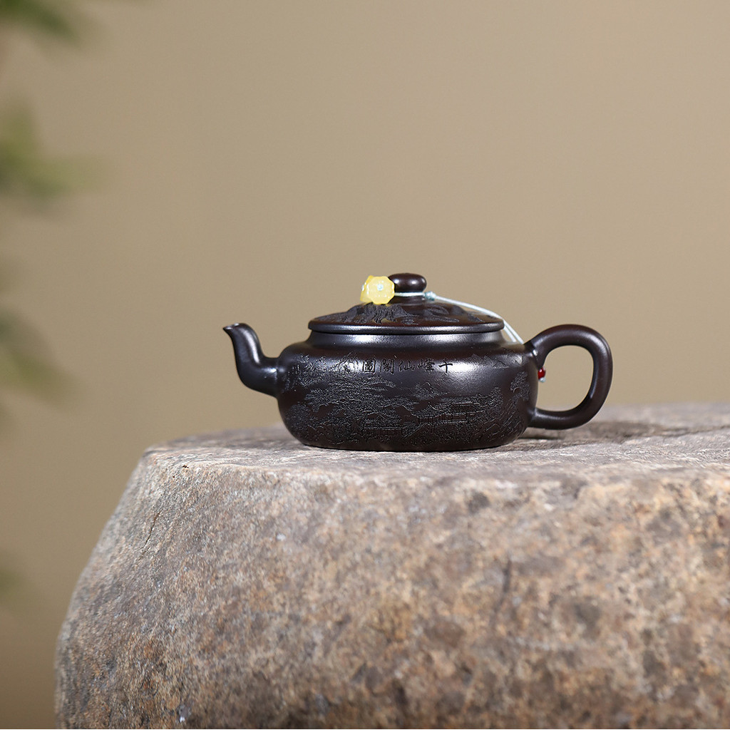 Yixing กาน้ําชาดินเหนียวสีม่วง 200cc ทําด้วยมือที่มีชื่อเสียงแร่ดิบ Bronze Clay Xiange Xu หมวก High-