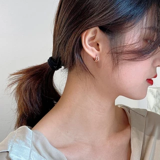 ต่างหูห่วงเงินแท้ 925 อารมณ์ฝังเรียบง่ายเพทายสําหรับผู้หญิงอุปกรณ์เครื่องประดับงานแต่งงาน