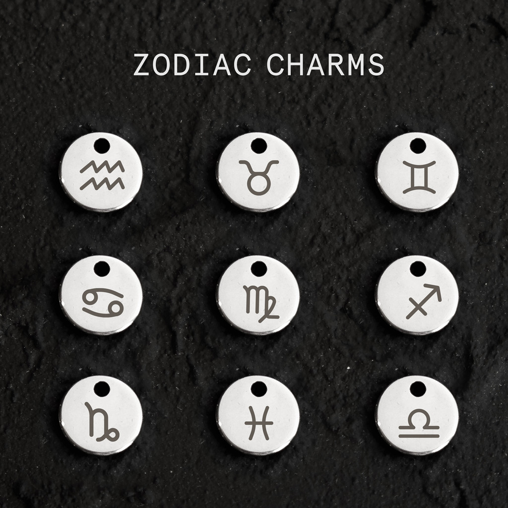 Arnaé Archive Zodiac Round Charm สําหรับสร้อยข้อมือหรือสร้อยคอแกะสลักบริการรวมที่กําหนดเองเพิ่มเติมตัวอักษรเริ่มต้นจี้สร้อยข้อมือคู่ Unisex สแตนเลสพรีเมี่ยมป้องกันสนิม