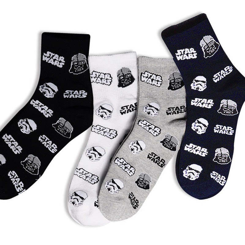 2025 New Star Wars Movie Men socks ผ้าฝ้ายสตรีทอินเทรนด์ ถุงเท้าหลอดกลาง