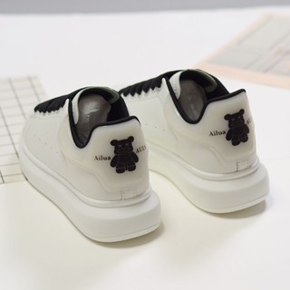 Mcqueen รองเท้าสีขาวผู้ชายผู้หญิงคู่สไตล์ Street Wear Bear A…