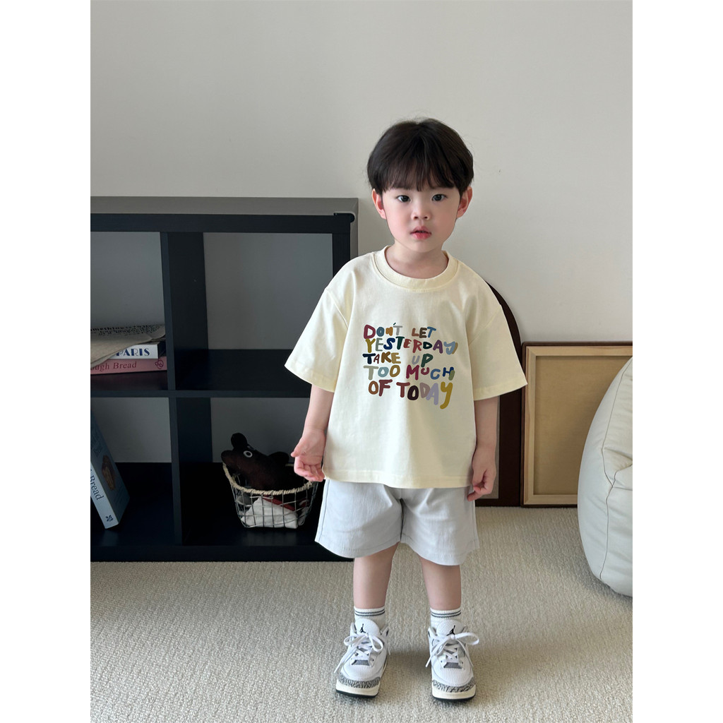 (จัดส่งตลอด 24 ชั่วโมง)เสื้อยืดสำหรับเด็ก ชุดเด็ก แขนสั้น เสื้อยืด ฤดูร้อน หล่อจัง ด้านบน นคอกลมใส่ได้เด็ก