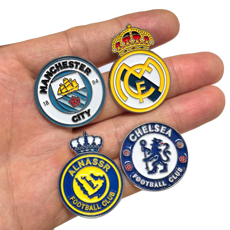Real Madrid Liverpool Arsenal Manchester United Football Team Club Metal Badge Soccer Fans FC Logo เข็มกลัด Pin Bag Accessory