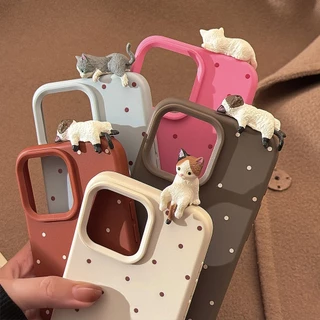 แมวคลาน 3D น่ารักเหมาะสําหรับเคสโทรศัพท์ IPhone 16 Apple 15promax/13/14/12 Minimalist Polka Dot Soft Shell