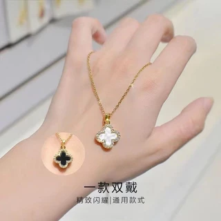 ยอดนิยมขายร้อน Four-leaf Clover สร้อยคอจี้เหล็กไทเทเนียมเพชรสองด้าน Influencer Design Clavicle Chain สร้อยคอทอง 18k