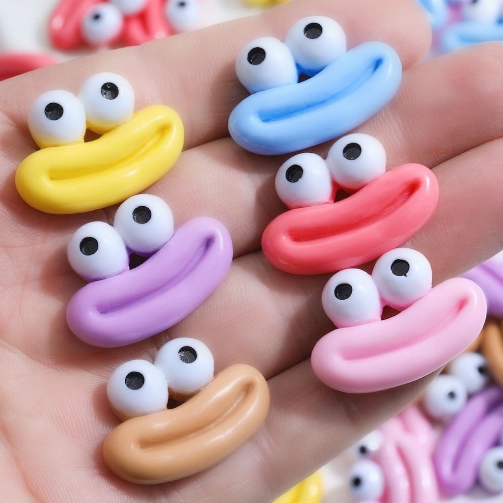 [100ในสต็อก] การ์ตูนตลกไส้กรอกแฮนด์เมด DIY ครีมโทรศัพท์มือถือกิ๊บติดผมเครื่องประดับเรซิ่น